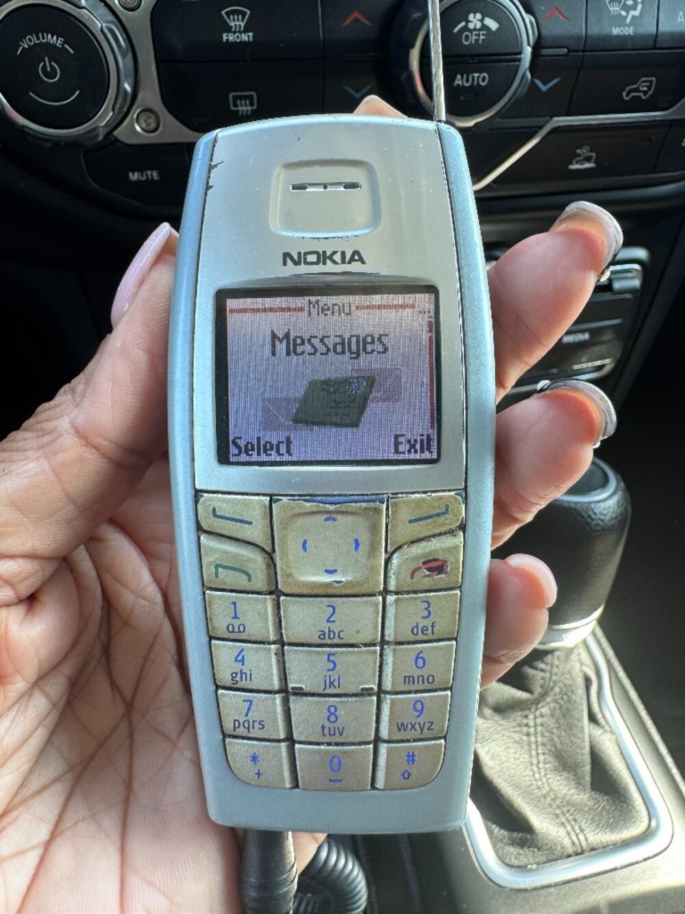 Vintage Nokia 6015 Cell Phone (2005) – Works! Car Charger & Ear Piece